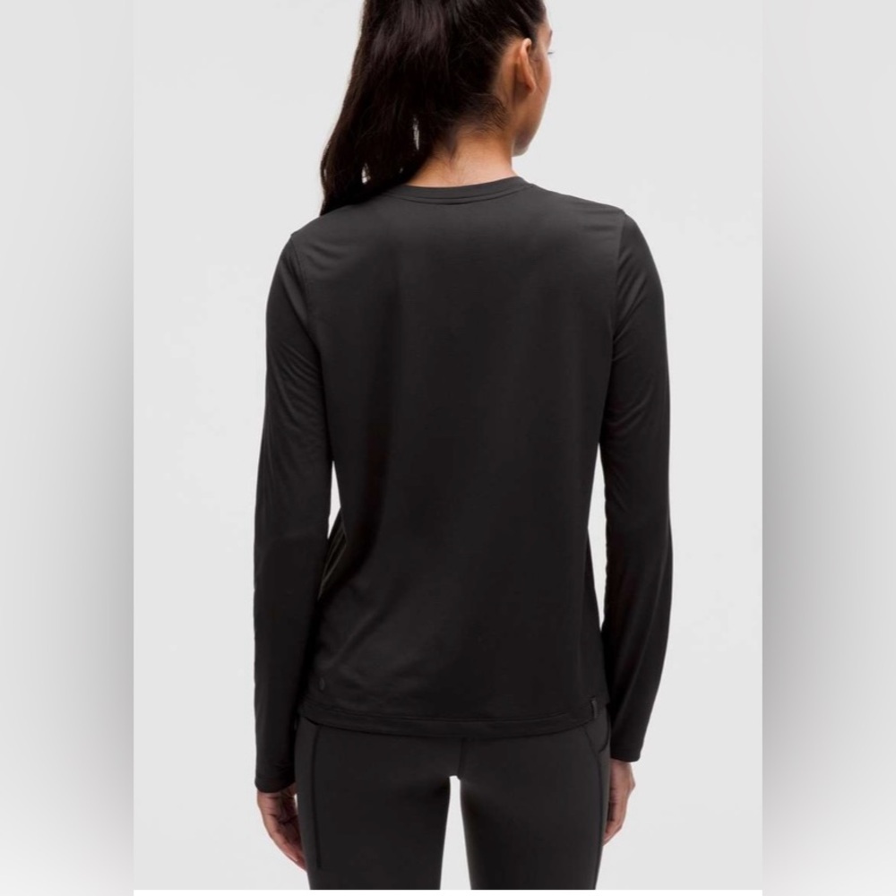 Lululemon Ultralight Hip-Length Black Long-Sleeve Top‎